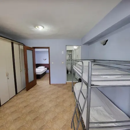 Botanika Hostel Warna