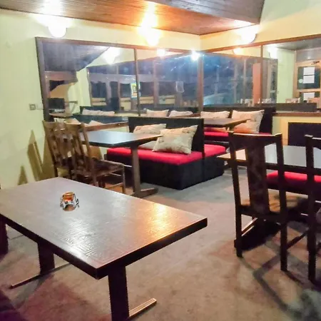 Botanika بيت شباب فارنا